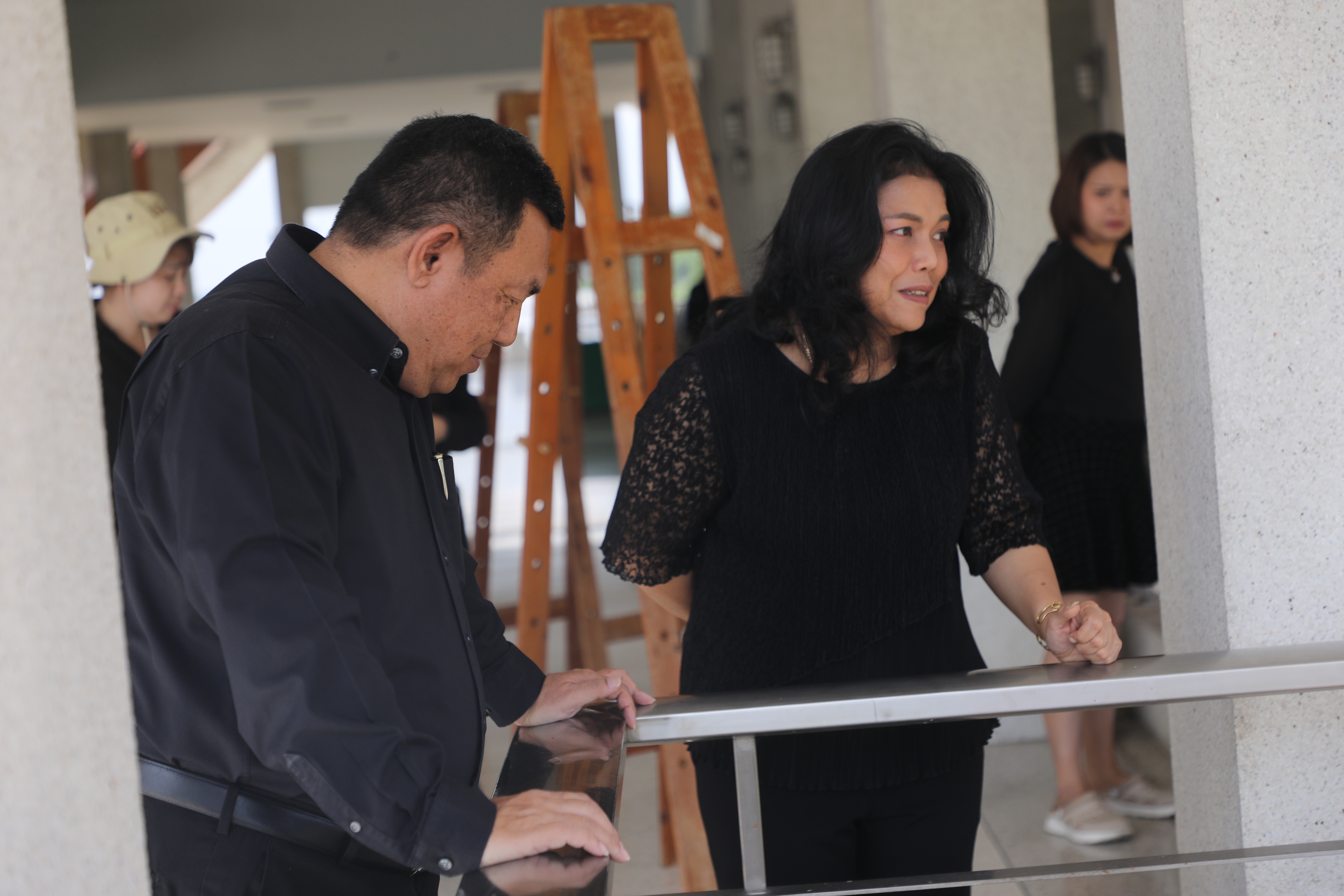 title - เลขาธิการ ส.ป.ก. นายเศรษฐเกียรติ กระจ่างวงษ์ ลงตรวจความเรียบร้อยของงาน 